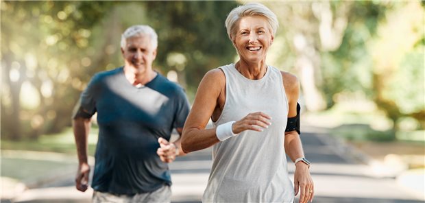 Die Autorinnen und Autoren resümieren, dass ältere Erwachsene zu ermutigen, weniger zu sitzen und stärker aktiv zu sein, könnte in der Primärprävention von Herzinsuffizienz mit erhaltener Auswurffraktion einen wichtigen Part übernehmen.