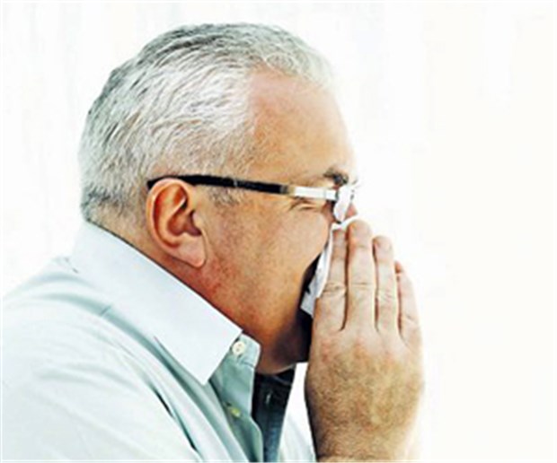 Mit dem Alter wird Heuschnupfen lästiger Ältere Patienten mit allergischer Rhinitis haben häufiger als jüngere gleichzeitig auch eine Konjunktivitis.