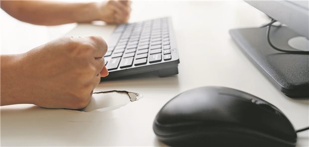 Ärger mit der Praxis-EDV: Ob Funktionen von Systemen funktionieren und die Nutzerfreundlichkeit stimmt, soll künftig gründlicher ürberprüft werden. Das fordern die Delegierten des HÄV. 
