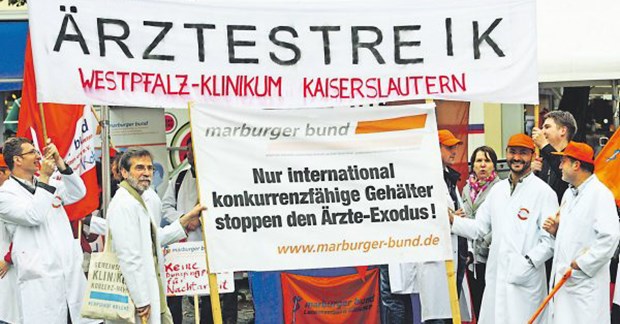 Streikrecht zweiter Klasse für Klinikärzte? Ärzte haben in den vergangenen Jahren durch Streiks höhere Löhne und bessere Arbeitsbedingungen erstritten.