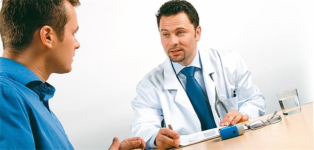 Deutsche Chefetage ist regelmäßig beim Arzt Ärzte können beim Check-up mit Managern über deren individuelle Gesundheitsrisiken sprechen.