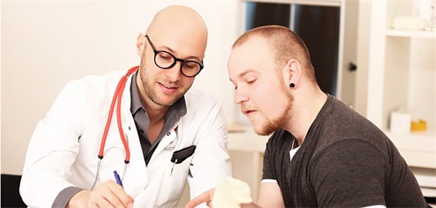 Ärzte können sich bei der Vermittlung von Gesundheitswissen noch besser einbringen, meint Gesundheitsminister Gröhe.