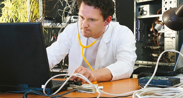 Ärzte müssen ihr EDV-Netzwerk nicht selbst sichern, aber wissen, welche Technik es braucht.