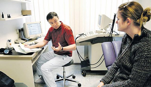 Hausarztverträge im neuen Gewand Ärzte müssen jeden Patienten ansprechen, der für ein DMP infrage kommt.