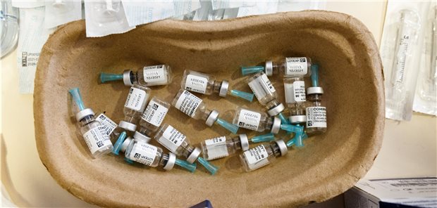 „Ampel“ einigt sich auf Gesetzentwurf – KBV stemmt sich gegen Booster-Einladungen Ärzte sollen Patienten zur Booster-Impfung einladen? Das hält KBV-Chef Dr. Andreas für keine gute Idee.