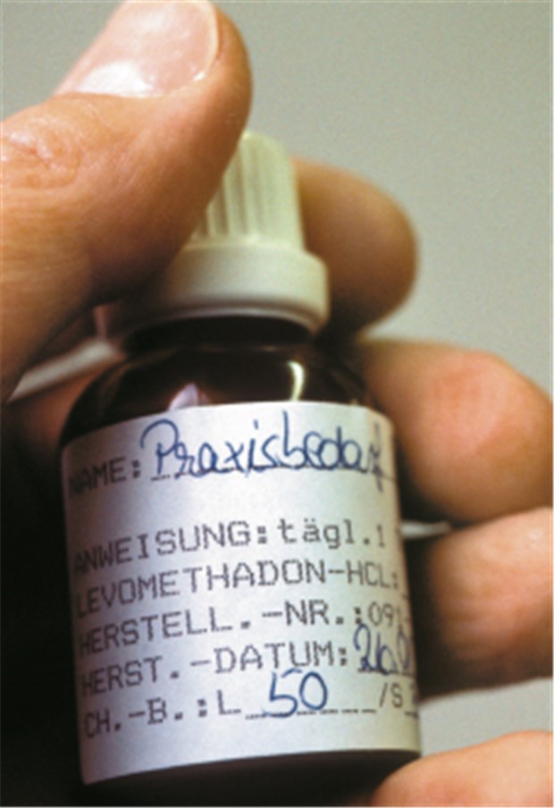 Ein gutes Arzt-Patienten-Verhältnis ist bei der Substitution kaum möglich Ärzte sollen bei der Substitution mehr selbst entscheiden können. © imago/bonn-sequenz
