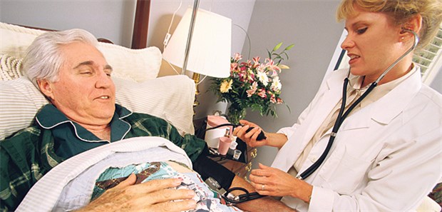 Der Heimarzt bleibt ein Phantom Ärztliche Versorgung von Heimpatienten: Je mehr Ärzte daran teilnehmen, um so besser muss die Kooperation mit dem Pflege- und Altenheim systematisch koordiniert werden.