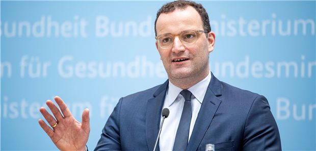 Äußerte sich am Freitag zu Konsequenzen der STIKO-Empfehlung, nach einer ersten Impfung mit AstraZeneca einen mRNA-Impfstoff zu verabreichen: Gesundheitsminister Jens Spahn (CDU).