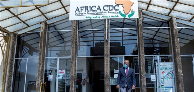 Afrika will eigene kontinentale Gesundheitsorganisation aufbauen Afrika will eine eigene kontinentale Gesundheitsorganisation schaffen. Basis soll die CDC, hier mit ihrem Leiter John Nkengasong, sein. (Archivbild)