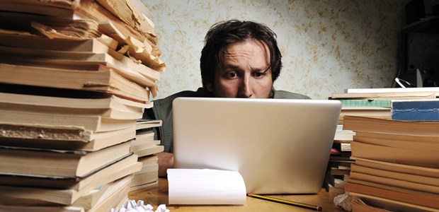 Gewerkschaft fordert Stress-Schutz Aktenberge und Stress: Die IG Metall forderte eine Verordnung.