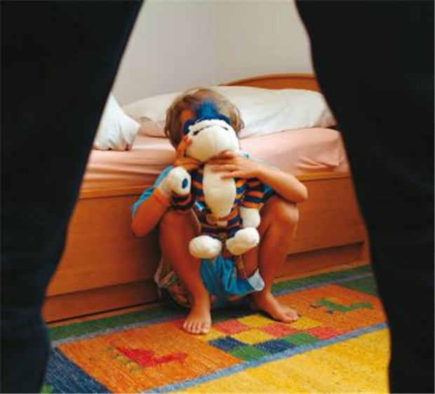 Gefährdetes Kind? Hausbesuch nötig! Akute Gefährdungen für Kinder zu verhindern - das ist das Ziel neuer gesetzlicher Regeln, die Bund und Länder verabredet haben.