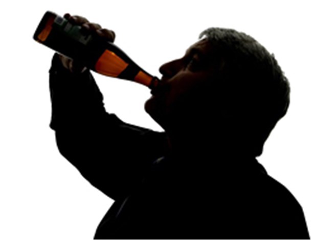 Alkoholkonsum löst Zinkmangel aus Alkohol schädigt die Leber und auch den Zinkhaushalt im Körper.