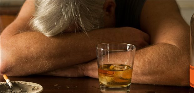 Wie Mikroglia auf Alkohol reagiert und so die Sucht fördert Alkohol verändert beim Menschen in der grauen Hirnsubstanz die Form und Struktur des Extrazellularraumes. Dies befördert über die Zeit eine Suchtentwicklung.