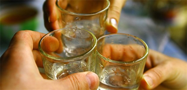 Am Ende entscheidet der eigene Wille Alkoholabhängigkeit und Homosexualittät ist für Betroffene eine doppelte Belastung.