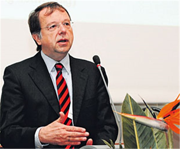 "Internisten werden zu Grenzgängern" Alle Lebensphasen im Blick: Professor Hendrik Lehnert.