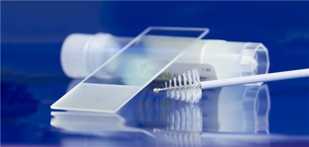 Alle gesetzlich krankenversicherten Frauen zwischen 20 und 34 Jahren haben einmal jährlich Anspruch auf eine zytologische Untersuchung, um Gebärmutterhalskrebs vorzubeugen. Frauen ab 35 Jahren empfiehlt der Gemeinsame Bundesausschuss alle drei Jahre eine Kombinationsuntersuchung.