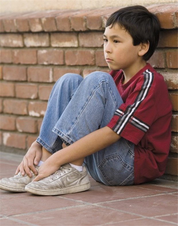 ADHS in sozial schwachen Familien - oft keine Therapie Allein und ausgegrenzt: Kinder mit Aufmerksamkeits-Defizit-Hyperaktivitäts-Störung gehen ihren Mitmenschen oft auf die Nerven.