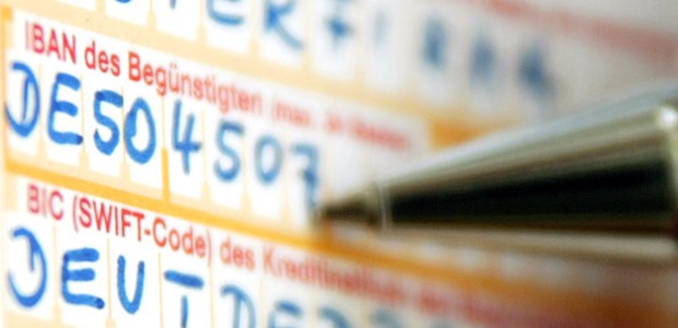 Bei Privatrechnungen an die IBAN denken Alles neu macht der Jahreswechsel: IBAN und BIC wird auch für Ärzte Pflicht.