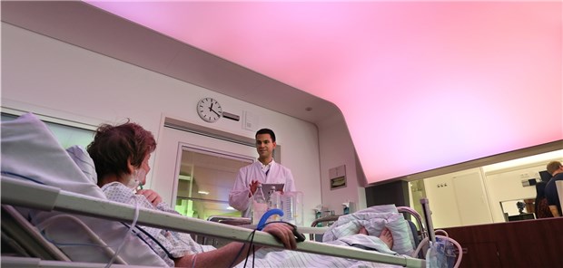 Wie Architektur die Gesundheit beeinflusst Alles rosarot: In der Intensivstation der Berliner Charité soll seit einigen Jahren ein besonderes Lichtkonzept die Genesung schwerkranker Patientenfördern.