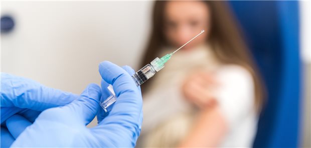 Als Nebenwirkung der Corona-Impfung wird auch das Guillain-Barré-Syndrom diskutiert. Ein Forschungsteam fand ein erhöhtes Risiko nur nach Impfung mit der Janssen-Vakzine.