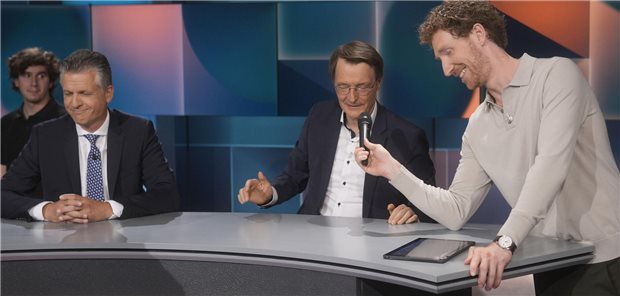 Als Talkshowgast durchaus gesprächig: Karl Lauterbach mit Louis Klamroth, Moderator des ARD-Diskussionsformats „hart aber fair“.