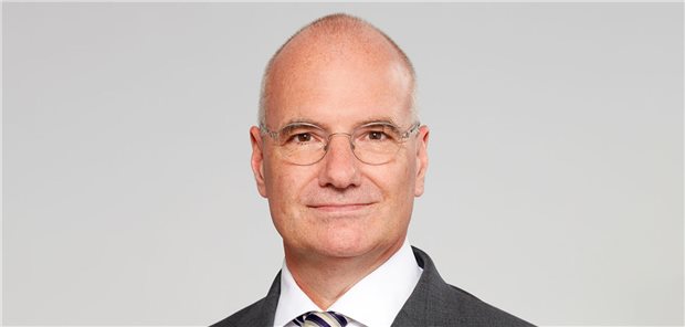 Als Vorsitzender der Arbeitsgemeinschaft zur Regelung der Arbeitsbedingungen der Arzthelferinnen/Medizinischen Fachangestellten handelte Erik Bodendieck den jüngsten MFA-Tarifabschluss für die Arbeitgeberseite aus.