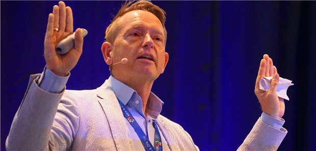 IT-Sicherheit in der Praxis: Als „die Atemschutzmaske des Computers“ titulierte der Heidelberger Cyberschutz-Auditor Mark Peters die Firewall.