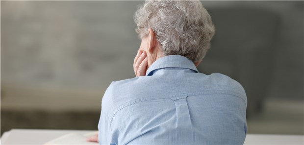 Alte allein lebende Frauen leiden besonders oft unter Depressionen.