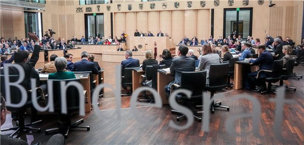 Am Freitag trifft sich das Plenum des Bundesrats in Berlin. Abgestimmt wird bei der Sitzung auch darüber, ob im Streit um das GKV-Sparpaket der Vermittlungsausschuss angerufen werden soll. 
