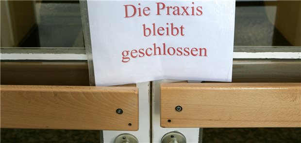 Am Mittwoch bleibt die Praxis geschlossen: Das dritte Mal seit Oktober verleihen Niedergelassene ihren Forderungen mit einer Praxisschließung Nachdruck. (Archivbild)