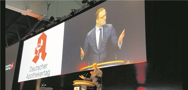 Spahn denkt über Impfungen in Apotheken nach Am Mittwoch in München. Bundesgesundheitsminister Jens Spahn begrüßt die Delegierten des Apothekertages 2018.