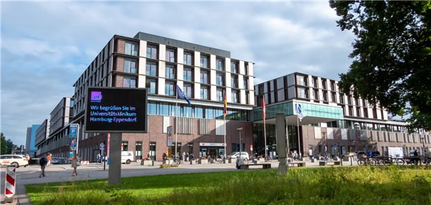 Am Uniklinikum Hamburg-Eppendorf wird ein ganz spezielles Einkaufs- und Investitionsmanagement betrieben. Für mehr Nachhaltigkeit werden etwa nicht einzelne Sonografiegeräte angeschafft. Interessanter sind fürs UKE Modelle, bei denen die Klinik Leistung einkauft, also die Untersuchungen, die damit ausgeführt werden sollen.