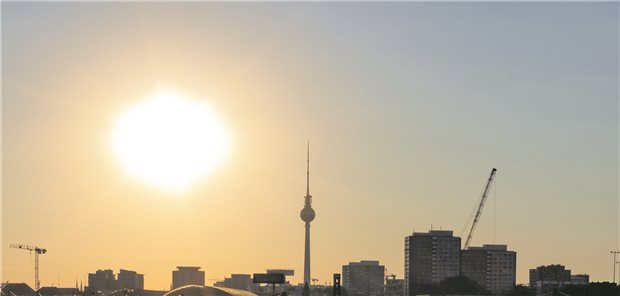 Am Wochenende erlebte Berlin die erste Hitzewelle 2022 – das sei sehr früh im Jahr, sagte Senatorin Gote.