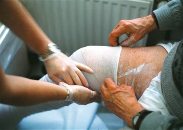 Ohne Papiere und krank - ein Fonds soll helfen Ambulante Versorgung bei Menschen ohne Papiere - Betroffene fürchten häufig, entdeckt zu werden.