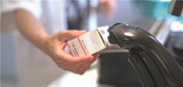 Sechs Millionen Packungs-Scans täglich An dem Securpharm-System beteiligten sich derzeit 19.330 öffentliche Apotheken, außerdem Klinikapotheker, Pharmagroßhändler und Arzneimittelhersteller.