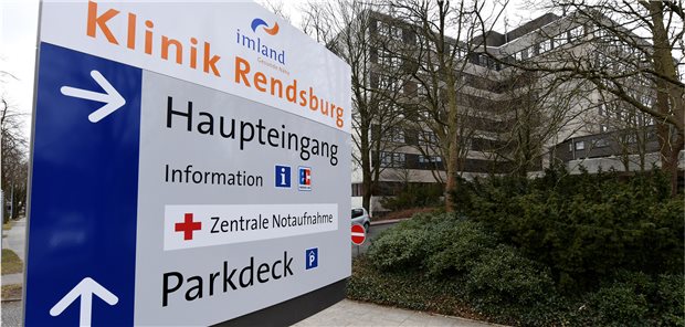 Gesundheitsministerin bleibt beim Plan für imland Klinik Eckernförde An den imland-Standort Rendsburg sollen Bettenkapazitäten aus Eckernförde verlegt werden. Viele Eckernförder Bürger sind mit den Plänen für ihren Standort nicht glücklich. Sie streben einen Bürgerentscheid an.