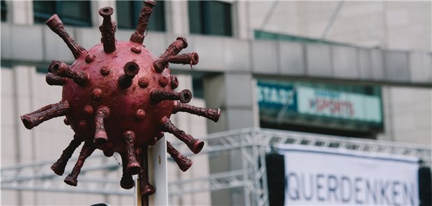 Kammer warnt Ärzte vor Teilnahme an Anti-Corona-Demo An den vergangenen Wochenenden hat es bereits viele Protestaktionen der Initiative Querdenken gegeben. Am Samstag ist eine fünfstündige Aktion am Hamburger Jungfernstieg geplant.
