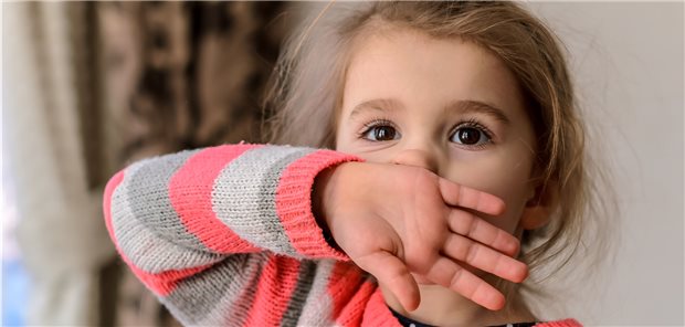 Hohe Viruslasten auch bei Kindern möglich Impfausweis mit Comirnaty-Eintrag: Welcher ist immunogener – der Corona-Impfstoff von BioNTech oder der von Moderna?
