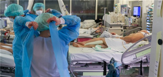 Anästhesisten-Verbände warnen vor Kollaps des Gesundheitssystems Anästhesisten-Verbände haben angesichts der vierten Corona-Welle vor einem Kollaps des Gesundheitssystems gewarnt.
