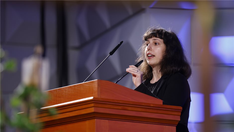 Anahita Fathi, Sprecherin der JUNGEN DGIM, sprachen ein Grußwort. 