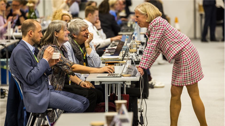 Analog und in Farbe: Christine Grutzeck-Neumann, Präsidentin Berufsverband Deuts...