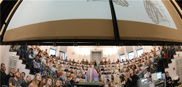 Thüringer FDP: Fachkräftegipfel statt Schnellschuss beim Aufbau von Studienplätzen Anatomie-Vorlesung: Geht es nach Gesundheitsminister Lauterbach sollen zügig 5000 zusätzliche Medizinstudienplätze entstehen. In Thüringen hält man ein anderes Vorgehen für zielführender.