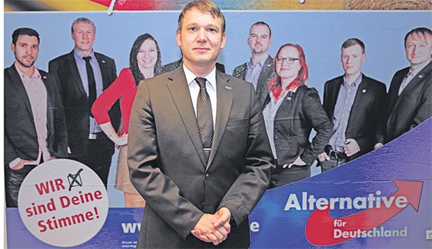 AfD winkt Platz 3 Andre Poggenburg, Spitzenkandidat der Alternative für Deutschland (AfD), liebäugelt bei der Landtagswahl mit einem Ergebnis von "20 plus".