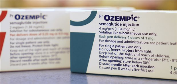 Hohe Nachfrage nach Semaglutid: Diabetesmedikament wird Mangelware Angeblich verschreiben immer mehr Ärzte Abnehmwilligen das Diabetesmedikament Ozempic, Apotheken klagen zunehmend über Lieferschwierigkeiten.