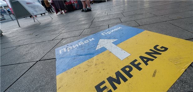 Anlaufstelle für Geflüchtete aus der Ukraine am Kölner Hauptbahnhof. Die ärztlichen Körperschaften fordern klare Regeln für die medizinische Versorgung der Menschen.