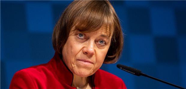 Annette Kurschus: Suizidbeihilfe in Grenzsituationen möglich Annette Kurschus: „Grundsätzlich gilt, dass der assistierte Suizid kein reguläres Angebot in unseren Einrichtungen sein kann. Darauf muss sich jeder Mensch verlassen können, der sich einer kirchlichen oder diakonischen Einrichtung anvertraut.“ Es gebe aber Situationen, in denen das Leben so unerträglich werde, dass es ein Mensch beim besten Willen nicht mehr aushalten könne.