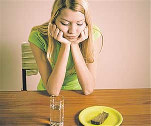 Verhaltenstherapeutische Behandlung bringt Essstörungen in Remission Anorexia nervosa ist bei jungen Frauen häufig.