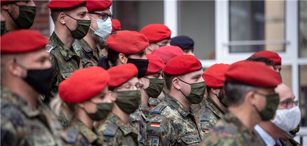 Gibt es eine Corona-Impfpflicht für Soldaten? Bundeswehrsoldaten: Antreten zur Corona-Impfung?