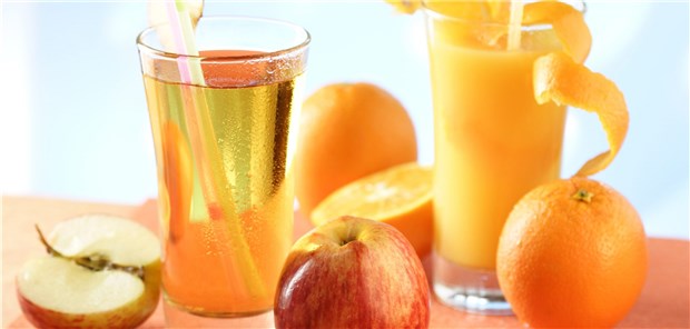 Fruchtsäfte nur selten mit Schwermetallen belastet Apfelsaft und Orangensaft: Einer Analyse von 114 Proben zufolge sind sie nur selten mit Schwermetallen belastet.