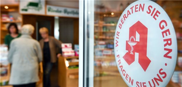 OTC-Werbung: Petition für gendergerechten Pflichttext Apotheker erfüllen die Bitte aus dem Pflichttext in der OTC-Werbung, man möge isch bei Fragen an sie wenden, gerne.